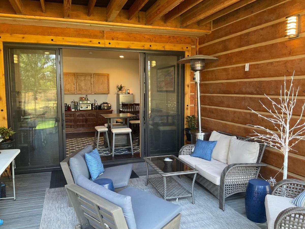 Beautiful Riverfront Near Mt Bachelor With Hot Tub Bend Extérieur photo