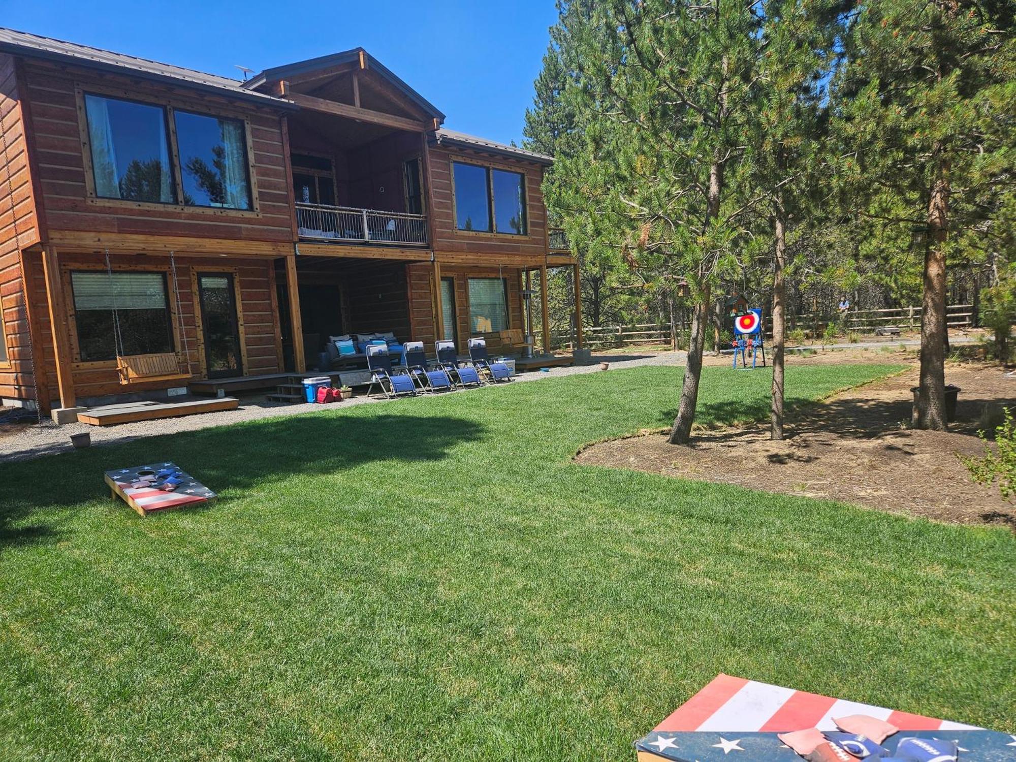 Beautiful Riverfront Near Mt Bachelor With Hot Tub Bend Extérieur photo