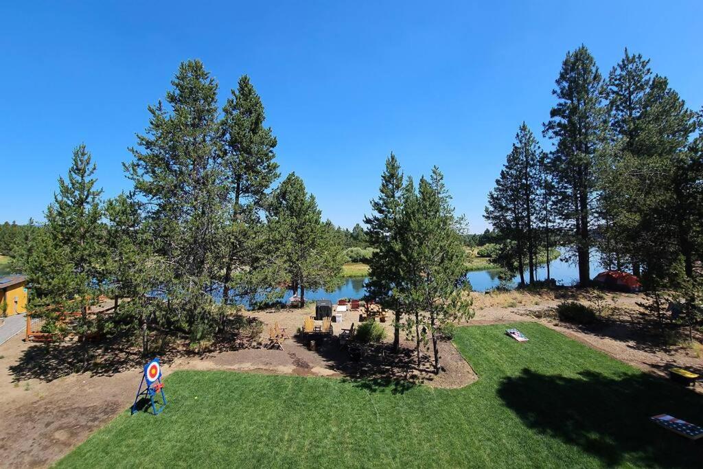 Beautiful Riverfront Near Mt Bachelor With Hot Tub Bend Extérieur photo