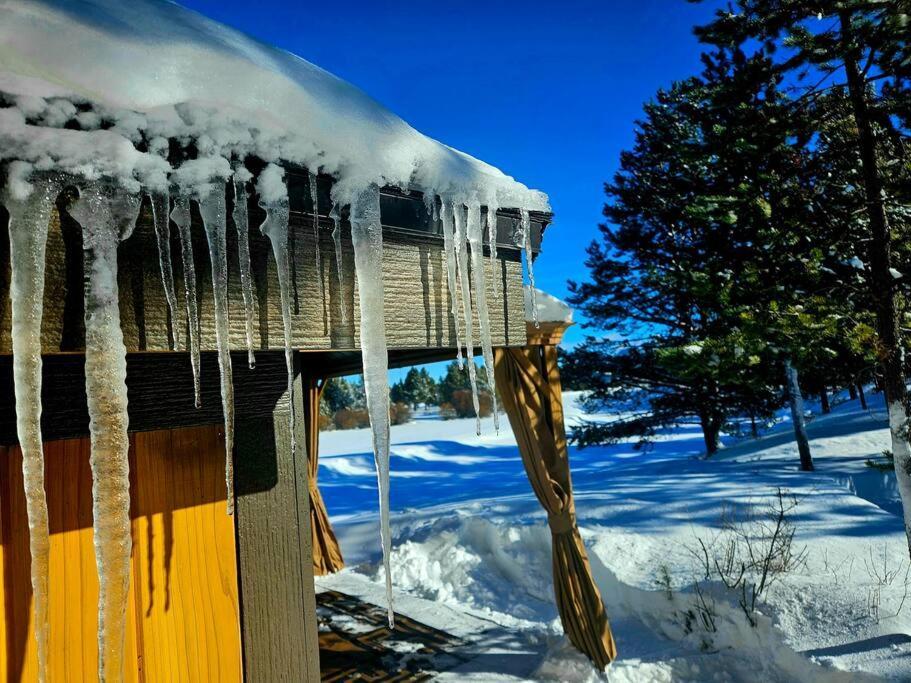 Beautiful Riverfront Near Mt Bachelor With Hot Tub Bend Extérieur photo