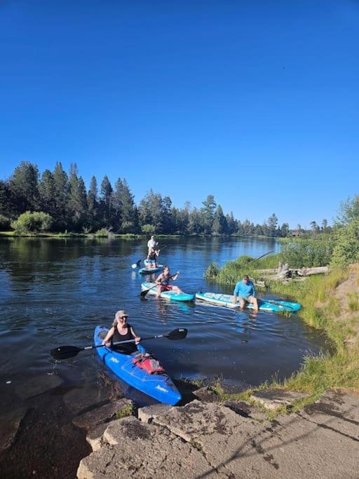 Beautiful Riverfront Near Mt Bachelor With Hot Tub Bend Extérieur photo