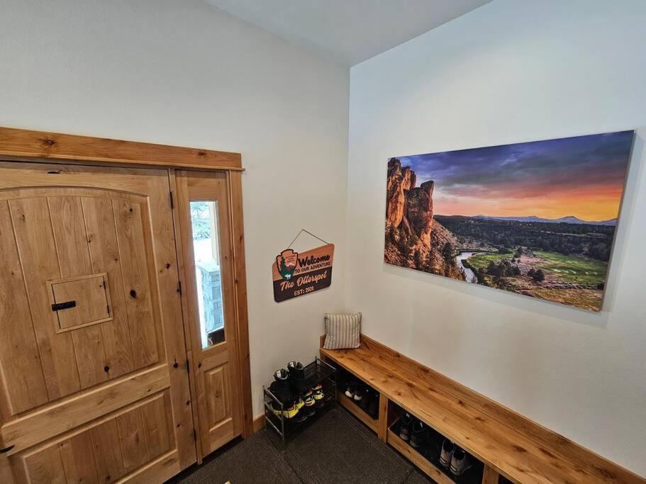 Beautiful Riverfront Near Mt Bachelor With Hot Tub Bend Extérieur photo