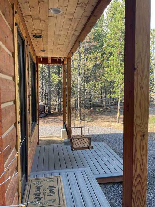 Beautiful Riverfront Near Mt Bachelor With Hot Tub Bend Extérieur photo