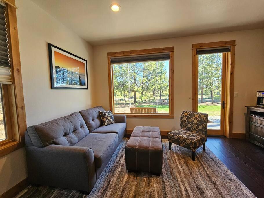 Beautiful Riverfront Near Mt Bachelor With Hot Tub Bend Extérieur photo